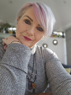 Julie Baker - Licensed Dachshund breeder